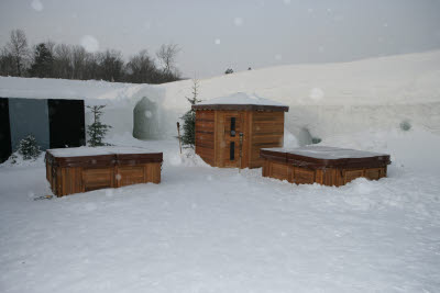 Hot Tubs and Sauna at the Ice Hotel