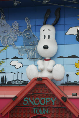 Snoopy Town Storefront
